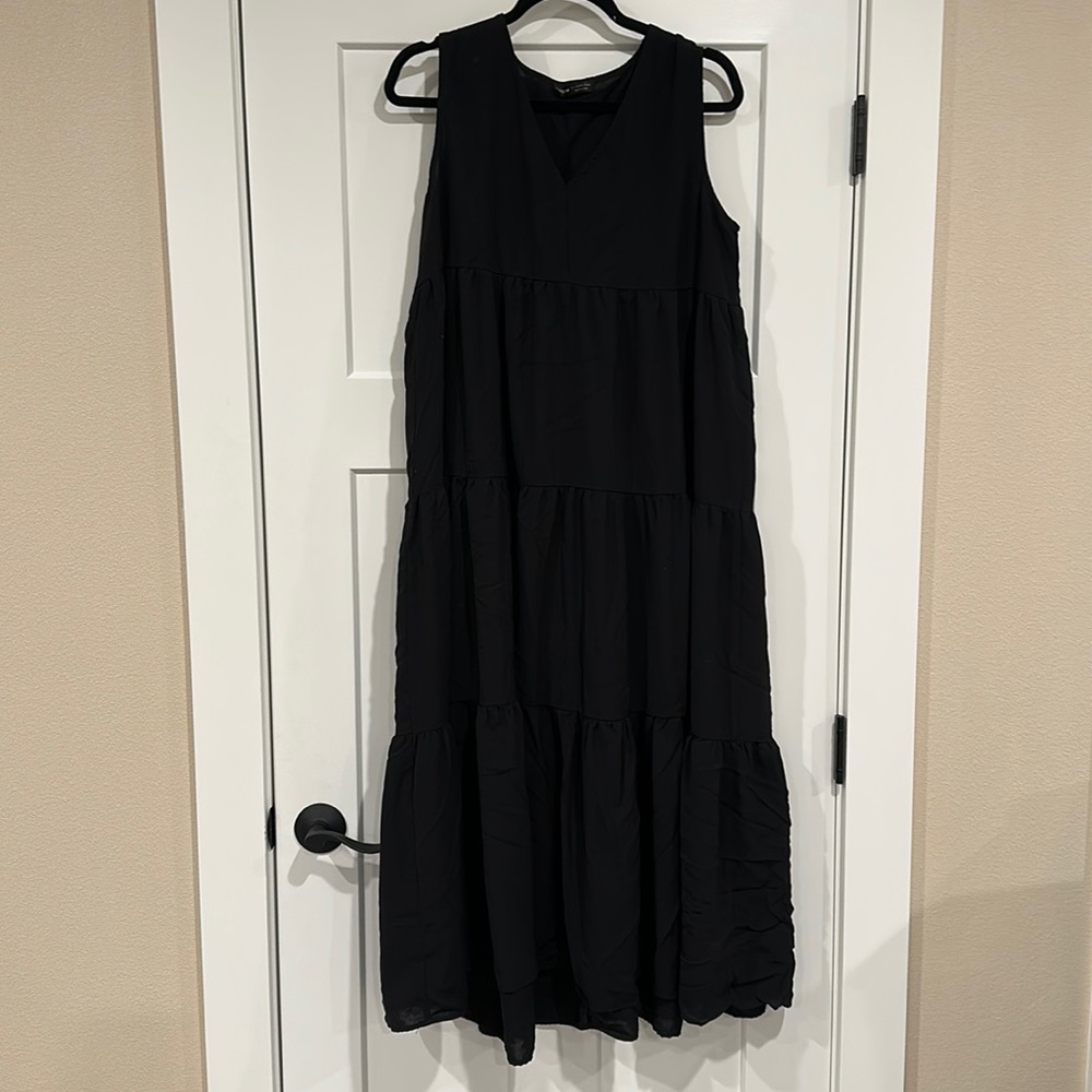 Black Sleeveless Maxi Dress